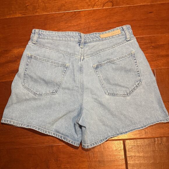 👖Cello Jean Shorts Size Large Vintage Wash Classic Denim Mom Shorts 5 Pockets - Picture 3 of 6